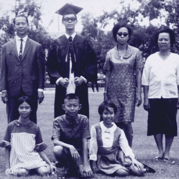Young Chaiyaboon Suthipol and his family